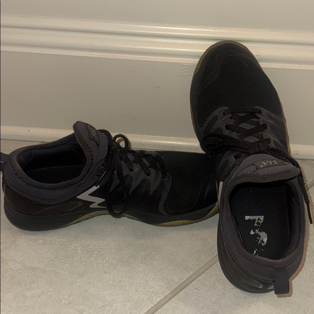 Women’s cross trainer shoes